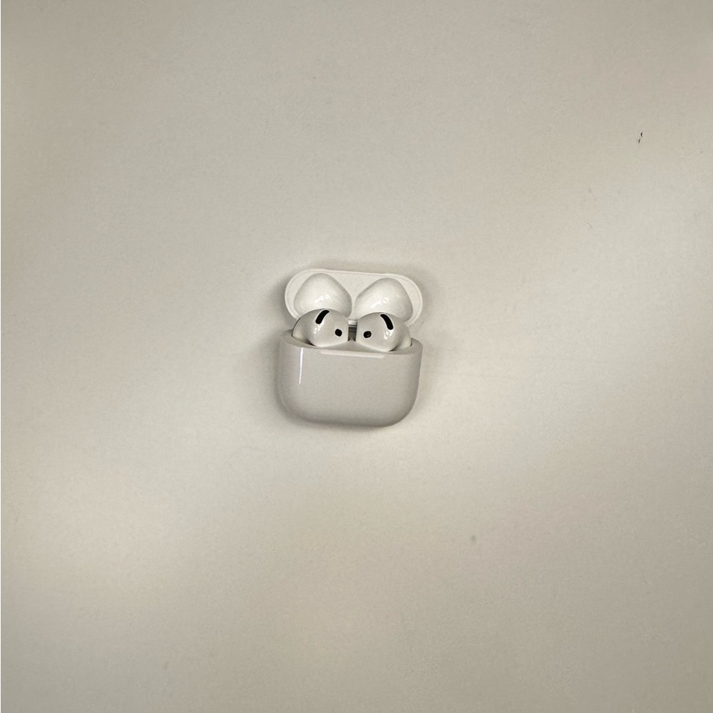 Apple Wireless Earbuds 2024 White